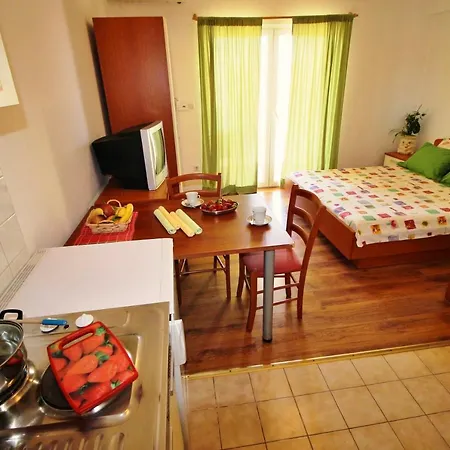 Apartment Marko Nemira *