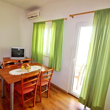 Apartment Marko Nemira *