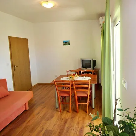Apartment Marko Nemira Omiš