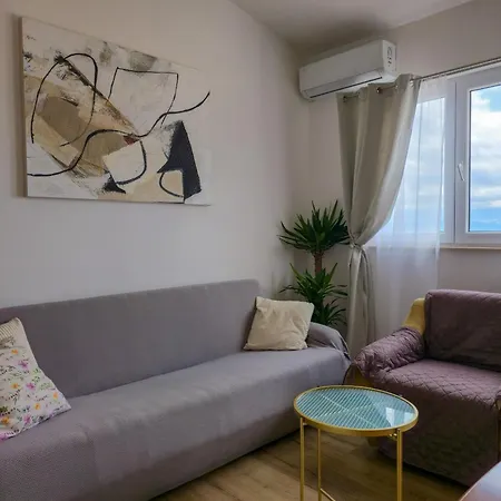 Marko Nemira Apartment Omiš