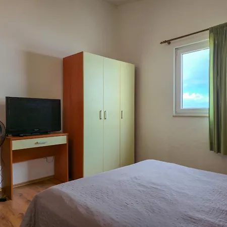 Marko Nemira Apartment Omiš
