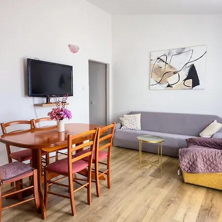 Apartment Marko Nemira *