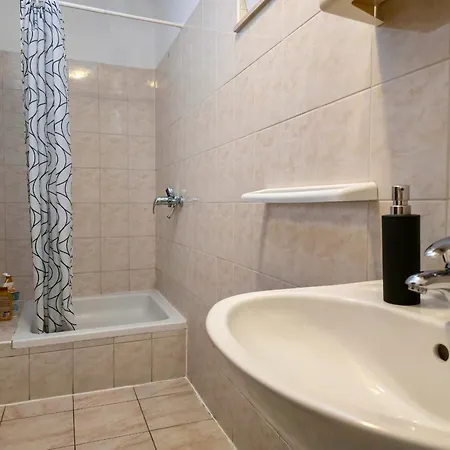 Apartment Marko Nemira *